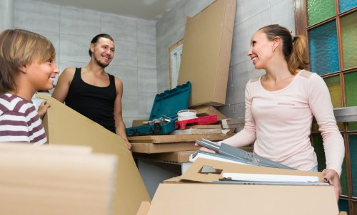 Removal team helping with a flat move in Finsbury Park